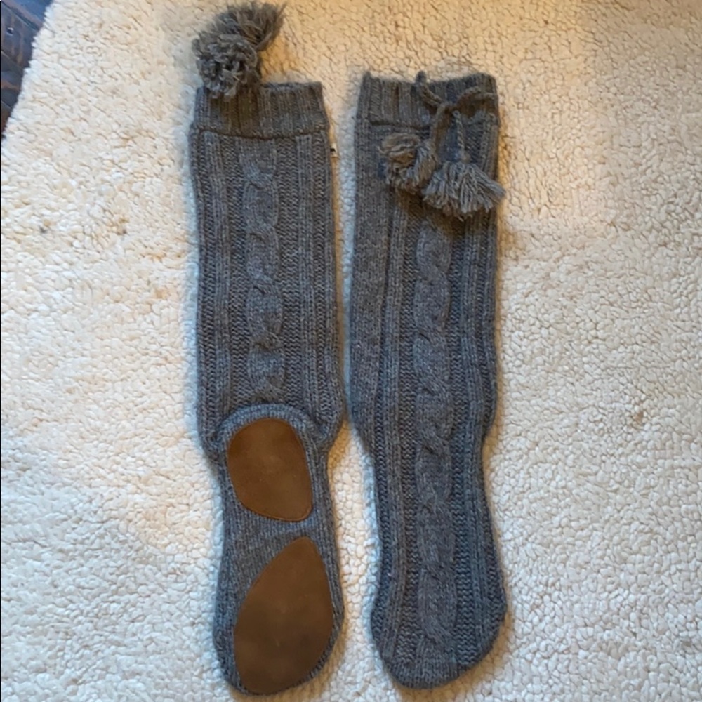 Tassel knit slippers